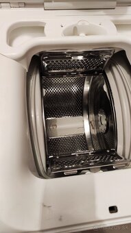 Práčka Electrolux z hora plnená - 2