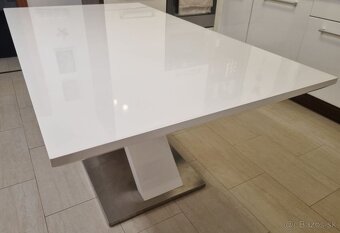 Jedálenský stôl - 2