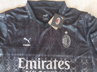 Dres AC Miláno Pulisic - 2