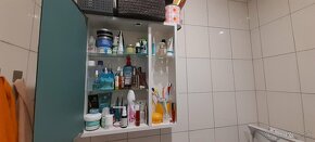 Zrkadlová skrinka - 2