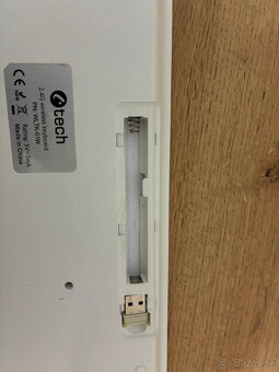 Predám bielu bezdrôtovú klávesnicu C-TECH WLTK-01 - 2