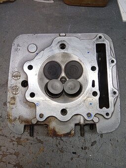 Hlava Honda NX650 Dominator - 2