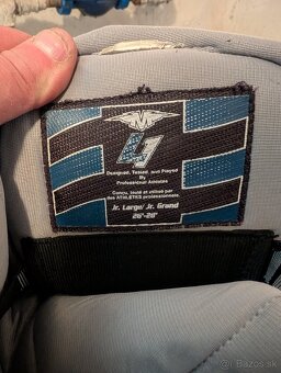 hokejova vystroj - 2