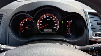 Predám Toyota Hilux 3.0 D 6/AT - 2