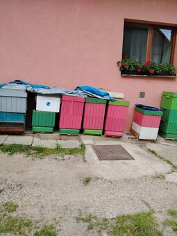 Včelarske pomôcky - 2