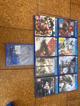 Playstation 4 slim - 2