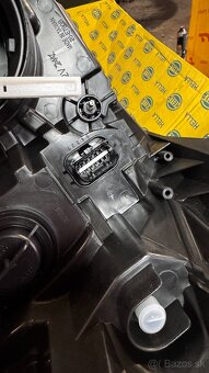 Pravý predný svetlomet  Škoda Fabia II, Roomster - 2