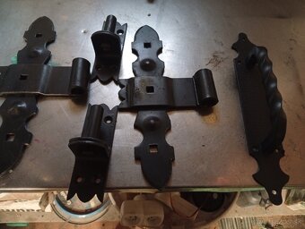 Rohová lavica zo stolom - 2