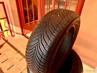 215/60 R17 celoročné pneumatiky 4 kusy - 2
