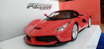 La Ferrari 1:24 Burago - 2