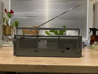 Kazetový radiomagneton Toshiba rt-sf5 - 2