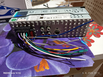 Jednoduché autorádio - 2