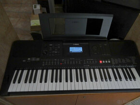 Yamaha PSR E463 keyboard - 2
