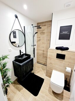 PREDÁM VEĽKÝ 2 IZB. TEHLOVÝ BYT S BALKÓNOM PRI CENTRE MESTA - 2