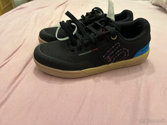 Predám čisto nové Five Ten Freerider Pro Canvas Black Pulse - 2