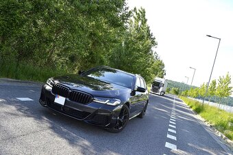 BMW rad 5 Touring 530d xDrive Mpaket LED+ 360 cam Webasto - 2