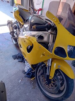 Suzuki gsxr 750 - 2