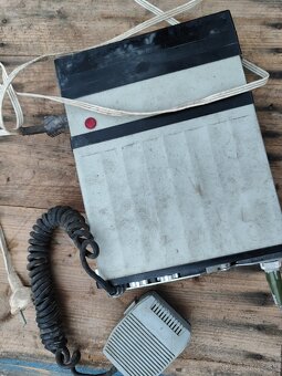 Retro rádiostanica TESLA - 2