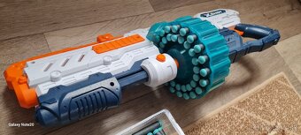 Pistol na penove naboje NERF - 2