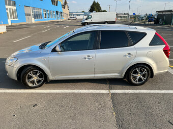 Predám KIA Ceed SW 1.6 CRDi (85 kW) Combi - 2
