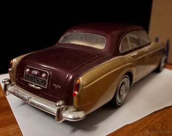Predám tento model rolls Royce 1:18 - 2
