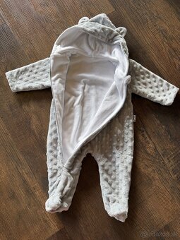 Šedý overal s uškami - 2