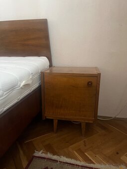 Drevená posteľ + spalnova zostava - 2