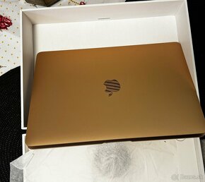 Predám Apple MacBook air 13” M1 2020 256GB - 2