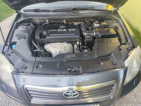 Predám Toyota Avensis combi 2.0 benzín - 2