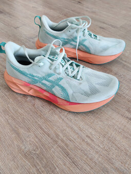 Asics Novablast 5 - 2