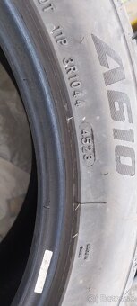 Pneu 245/45 r18 - 2