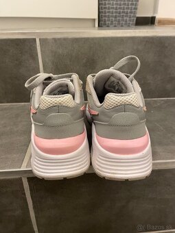 Predam NIKE tenisky - 2
