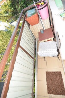 Na predaj dvojizbový byt s balkónom. + garáž. - 2