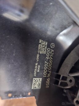 Predam pačku na mercedes - 2