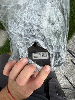 Predám intercooler VW Amarok 2H6145804 - 2