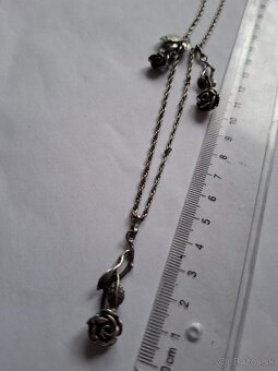 Strieborný náhrdelník s ružičkami - 2