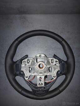Multifunkčný kožený volant Renault - 2