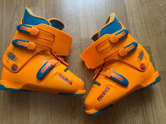 Lyže + lyžiarky - 2