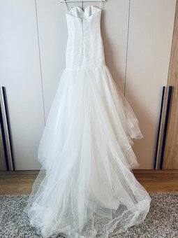 Svadobné šaty s vlečkou - 2