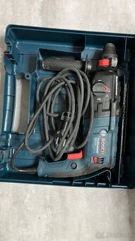 Bosch profesionálne vŕtacie kladivo - 2