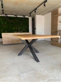 Jedálensky stôl - masívne dubové drevo - 2