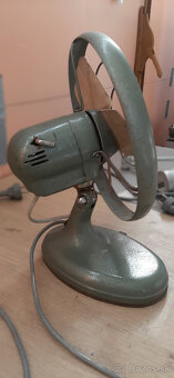 Predám VINTAGE, kovový smaltovaný ventilátor - 2