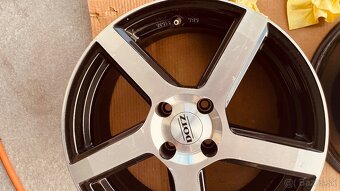 DOTZ CP5  Dark 7Jx17 ET15 4x108 stred 65,1 - 2