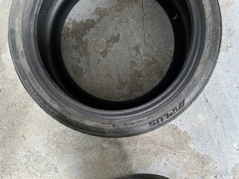 Letné pneumatiky 245/40 R18 - 2