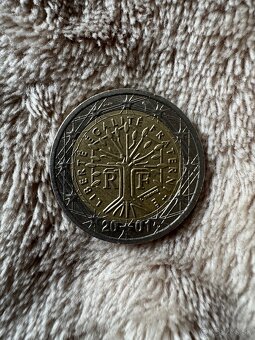 2€ - 2