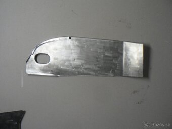 Přední svislé části (L+P) zadního podběhu Škoda 1000 MB - 2