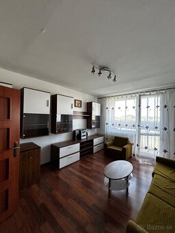 Ponúkam na prenájom byt - 2