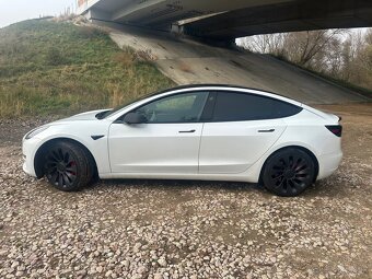 Tesla Model 3 Performance, 8/2023, AMD Ryzen - 2