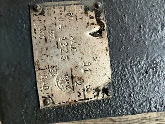 elektromotor s výkonom 0,55kW . - 2