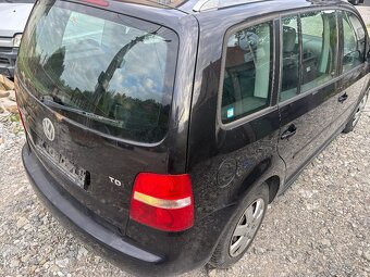 Rozpredam Volkswagen Touran 7miest - 2